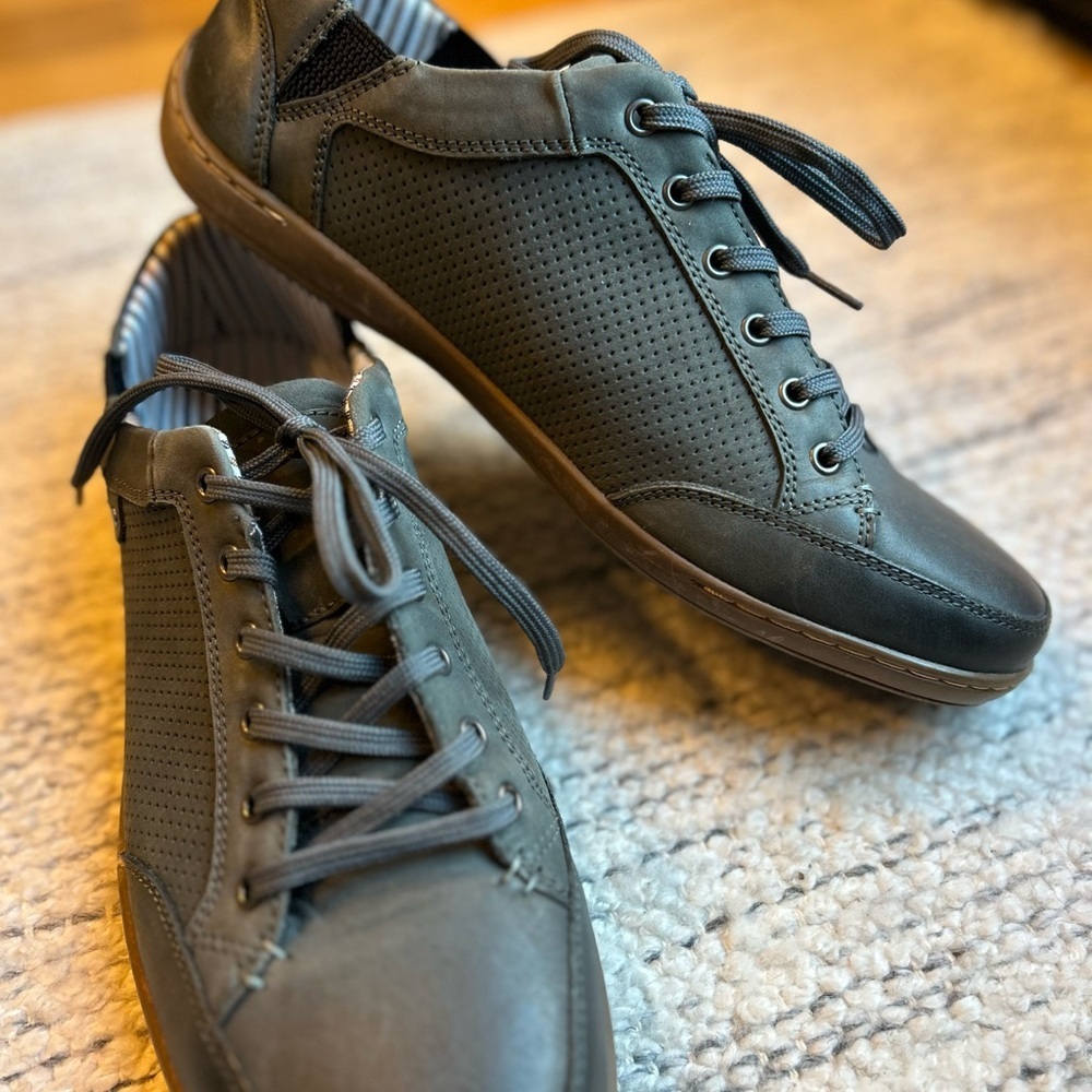 MUK LUKS Men’s Brodi Lace-Up Leather Sneakers - Picture 10 of 12